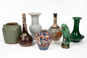 262 · Chinese and Japanese porcelain and pottery vases and bird ornament, mixed vintages, 19th and 20th century, ​​​​​​​the largest 24cm high.