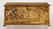 An antique Continental gilt bronze&nbsp;jewellery casket decorated with romantic scenes, 19th/20th century, 7.5cm high, 14.5cm wide, 10cm deep - 2