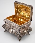 An antique American silver jewellery casket with floral finial and gilt wash interior, stamped "STERLING, 925", 19th/20th century, 14cm, 14cm wide, 404 grams. - 2