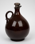 ROYAL DOULTON King's Ware "For He's A Jolly Good Fellow" Dewars Whisky decanter with sterling silver stopper, early 20th century, black factory mark to base, ​​​​​​​22cm high. - 2