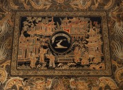 An antique Chinese export ware lacquered box with gilt decorated finish, bearing family crest with the motto "IN VERO RIGHT", interior handsomely fitted with five lidded compartments also beautifully decorated in the chinoiserie style and bearing the same - 3
