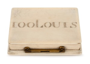 A Georgian ivory snuffbox bearing ownership inscription "IOOLOUIS" (?), 18th/19th century, 8.5cm wide.