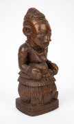 YOMBE protective statue, carved wood, Congo region, 20th century, 26cm high. - 2