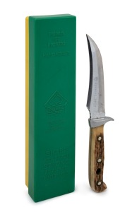 PUMA "Skinner" vintage German made hunting knife with horn handle in original green and gold case with papers, 20th century, 23cm long.