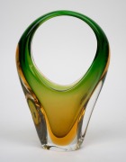 ARCHIMEDE SEGUSO (1909-1999) Ansa Volante amber and green sommerso glass basket vase, for VETRERIA ARCHIMEDE SEGUSO, circa 1960s, 21cm high. - 2