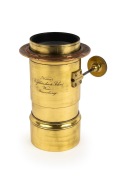 VOIGTL&Auml;NDER: Mid-19th century brass Petzval lens with lens diameter of approx. 8cm, total length approx. 18cm, bearing engraving "No. 18821 Voigtl&auml;nder & Sohn, Wien, Braunschweig".