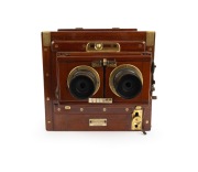 WATSON & SONS: Stereo view camera, c. 1890s, plate dimensions 11.5 x 15.5cm, with twin Watson & Sons lenses, two leather lens caps, and dual rollerblind shutter. - 3