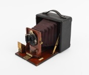 CENTURY CAMERA CO.: Century 7.5 x 10cm glass plate camera, c. 1900s, with Wollensak lens. - 2