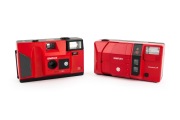 GRAFLEX: Pair of 1980s plastic point-and-shoot cameras, comprising Quantum AF and model 35B.
