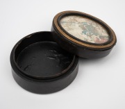 An antique French circular tortoise shell box with chromolithograph interior scene in gilt metal mount, early 19th century, 4cm high, 10cm diameter. - 3