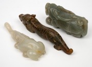 Three Chinese carved jade animal amulets, unknown age, ​​​​​​​the largest 13cm long. - 2
