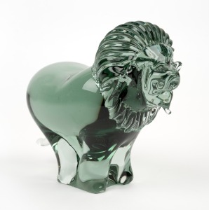 A glass lion statue, unknown maker and age, 16cm high, 19cm long.
