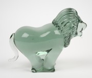 A glass lion statue, unknown maker and age, 16cm high, 19cm long. - 2