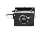 ZULAUF: 1908 "Bebe" strut-folding camera [#1352], plate dimensions 6 x 4cm, Carl Zeiss Jena Tessar 75mm f4.5 lens [#152911], folding Newton finder. - 2