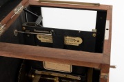 "Le Taxiphote" c. 1899 tabletop stereoscope by Jules Richard (Paris), height approx. 17cm, adjustable focus, internal crank-operated distributor for cycling through up to 25 pre-loaded stereo glass transparencies, with integrated external counter. - 5