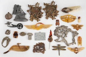 Assorted antique and vintage French Art Nouveau brooches, medallions, picture frames, pins and clasps, including an attractive array of celluloid and plastic, (qty).