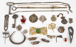 Assorted vintage costume jewellery, silver jewellery, insect brooches, medallions etc., mostly 20th century, (qty).