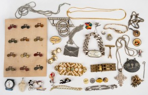 Assorted vintage costume jewellery, silver jewellery, including a gold plated ladies Bulova watch and a heavy sterling silver cased wristwatch, etc., mostly 20th century, (qty).