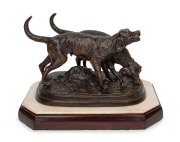 A cast bronze hunting dog statue, mounted on later timber and marble base, 20th century, 22cm high, 32cm wide overall.