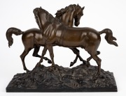 (after) PIERRE-JULES M&Ecirc;NE, "L'Accolade", fine quality antique French bronze horse figure group, 19th century, 24cm high, 32cm wide, 14cm deep. - 3