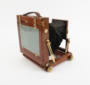 THORNTON-PICKARD: "Imperial" triple-extension view camera, late 19th century, plate dimensions 12 x 16.5cm, body only. - 2
