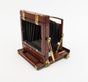 Triple-extension view camera, late 19th century, plate dimensions 16.5 x 11.5cm, J. Lancaster & Sons brass lens. - 2
