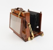 View camera, late 19th century, plate dimensions 12 x 16cm, Thornton-Pickard "Rectoplanat" lens, "Baker & Rouse" retailer's inlay. - 2