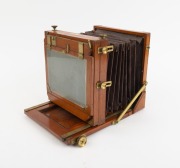 "The Students' Set" tailboard camera, late 19th century, plate dimensions 12 x 16.5cm, brass lens engraved "Wide Angle 7 x 5 Made For Carter & Werner Ballarat". - 2