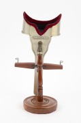 1900 PARIS EXPOSITION UNIVERSELLE: H.C. White Co. handheld stereoscope on stand, with "Exposition Universelle Internationale 1900" logo embossed on metal visor; height 30cm. - 3