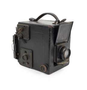 GRAFLEX: Revolving-Back Tele Graflex SLR camera, c. 1915, plate dimensions 8 x 10.5cm, Taylor-Hobson Cooke-Kodak 5&frac34;" f4.5 lens.