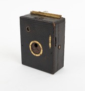 MONROE: "Pocket Monroe A" strut-folding camera, c. 1897, brass fittings, red bellows. - 3