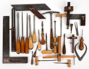 Antique and vintage hand tools including depth gauges and squares with rosewood handles, augers, and screw drivers, (qty).