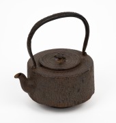 An antique Japanese cast iron teapot in the form a log with insect decoration and fungus finial, seal mark near spout, 20th century, ​​​​​​​20cm high. - 2