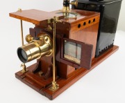 Large c. 1890s mahogany and brass "STROUD & RENDELL'S SCIENCE [MAGIC] LANTERN", with rack-and-pinion lens, unusual middle section with drop-down mirror for scientific observations, "Reynolds & Branson, Leeds" retailer's plate, tin rear section with blue g - 4