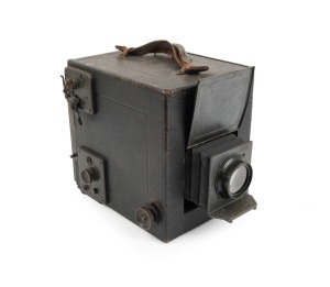 GRAFLEX: Revolving-Back Graflex Series B SLR camera, c. 1923, plate dimensions 12 x 9.5cm, Taylor-Hobson Cooke-Kodak Anastigmat 6 7/8" f4.5 lens, back element absent.