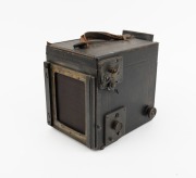 GRAFLEX: Revolving-Back Graflex Series B SLR camera, c. 1923, plate dimensions 12 x 9.5cm, Taylor-Hobson Cooke-Kodak Anastigmat 6 7/8" f4.5 lens, back element absent. - 2
