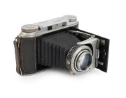 VOIGTL&Auml;NDER: "Bessa II" rangefinder camera, c. 1950s, Color-Heliar 105mm f3.5 lens [#3136910], Compur-Rapid shutter.