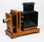 W. BUTCHER & SONS: "Coronet" enlarger/lantern projector; dimensions approx. 47 x 24 x 60cm. - 2