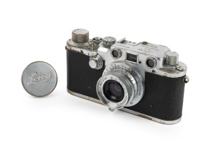 LEITZ: Leica IIIc rangefinder camera [#490543], c. 1940, with Summaron 35mm f3.5 lens and Leica lens cap.