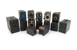 KODAK: Diverse group of early-20th century box cameras; noted No. 2 Brownie Model F (blue version) and No. 2A Brownie Model C (green version); the largest approx. 16 x 10 x 18.5cm. (14 items)