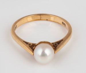 A vintage 9ct gold and pearl ring, early to mid 20th century, ​​​​​​​2.2 grams.