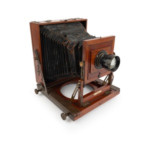 "Vijay" triple-extension view camera, early-20th century, plate dimensions 21.5 x 16cm, Dallmeyer Dallon Tele-Anastigmat f5.6 lens with iris diaphragm.