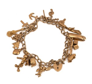 A vintage 9ct gold charm bracelet, 20th century, 23.5 grams total.