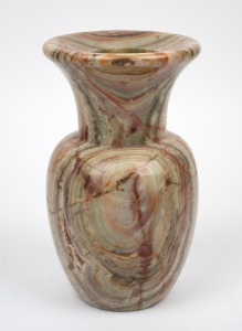 A vintage Italian green onyx mantle urn, early to mid 20th century, 25cm high.