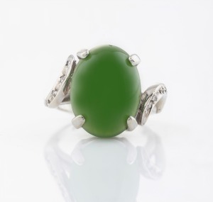 A vintage 14ct gold white gold and jade ring, 6 grams total.