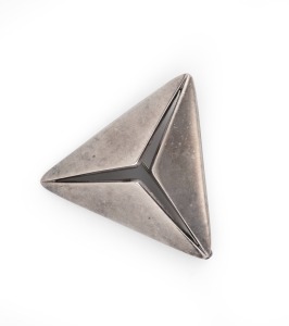 GEORG JENSEN vintage Danish silver triangular brooch in original plush box, 20th century, factory mark verso, 4.2cm wide, 15 grams.
