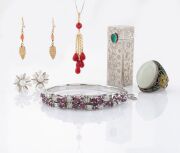 Sterling silver chain, Chinese silver, enamel and mutton jade ring, sterling silver and pearl screw-back earrings, 15ct gold and coral earrings, a gilt metal and coral pendant, a Continental silver ladies lipstick compact with greenstone clasp and an impr