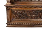 An antique Florentine carved walnut casapanca, 18th century, 101cm High, 172cm wide, 54cm deep. - 3