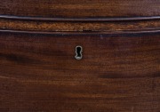 A fine quality antique George III mahogany serpentine front graduated chest of four drawers with cock-beaded decoration, Chippendale style escutcheons, each drawer fitted with unusual military style lock-in bail handles, the cantered corners inlaid with t - 4
