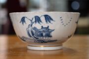 Antique English blue and white porcelain tea ware, comprising of a teapot (no lid), sparrow beak jug, teacups, tea bowls, saucers and bowl, mixed condition, 18th/19th century, (18 items), the teapot 14cm high. - 10